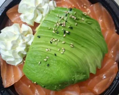 Chirashi Saumon Avocat Cheese